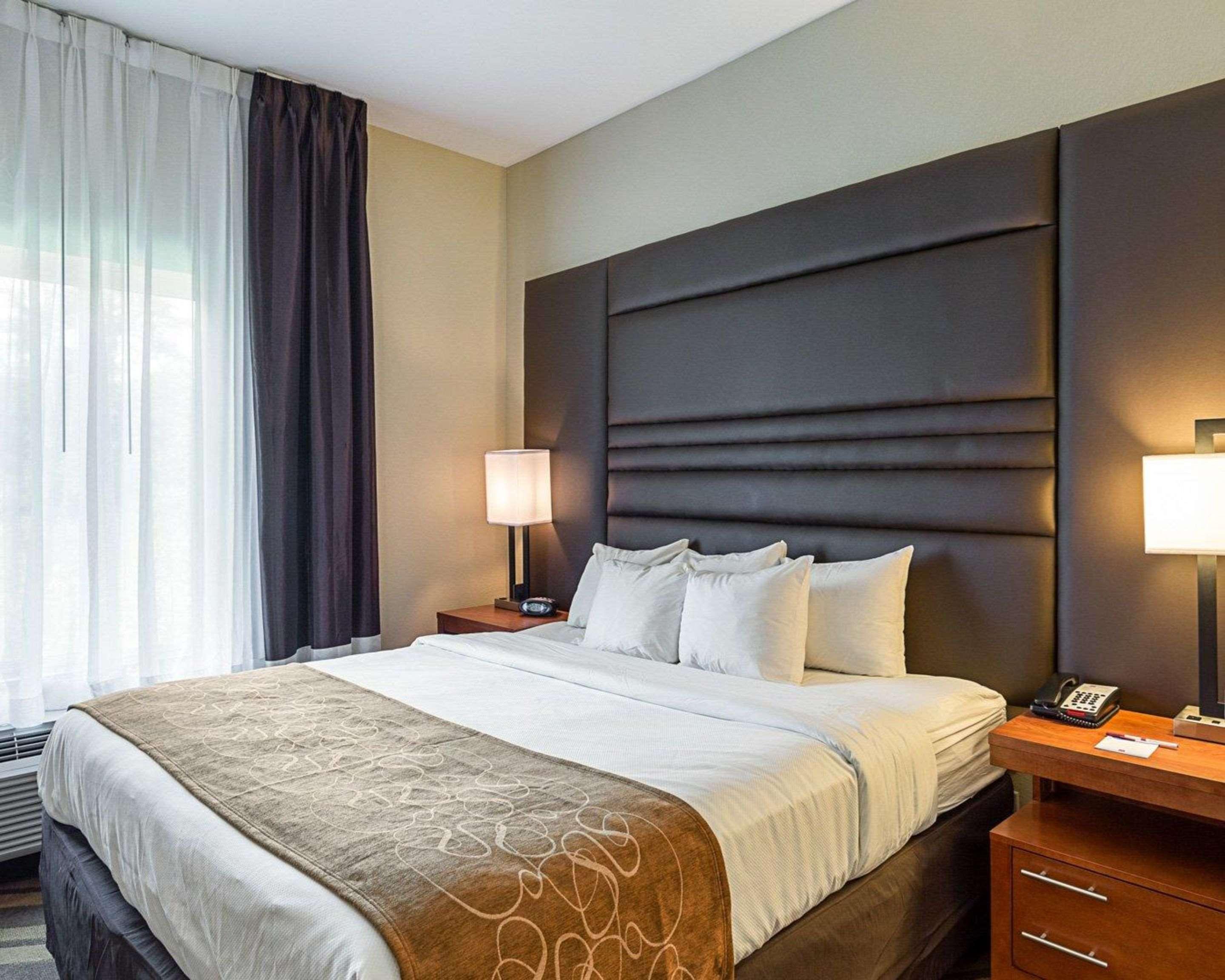 גונזלס Comfort Suites Near Tanger Outlet Mall מראה חיצוני תמונה