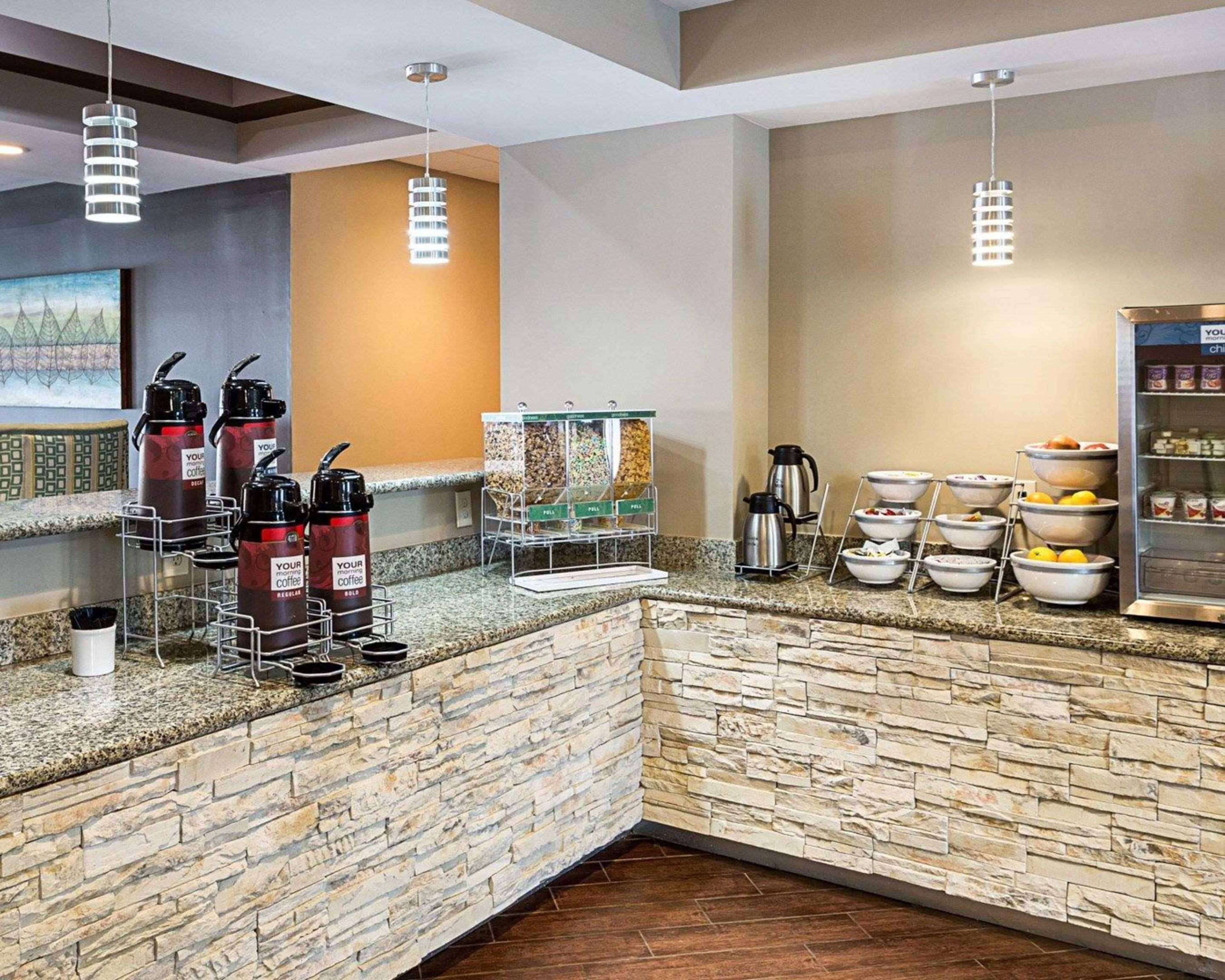 גונזלס Comfort Suites Near Tanger Outlet Mall מראה חיצוני תמונה