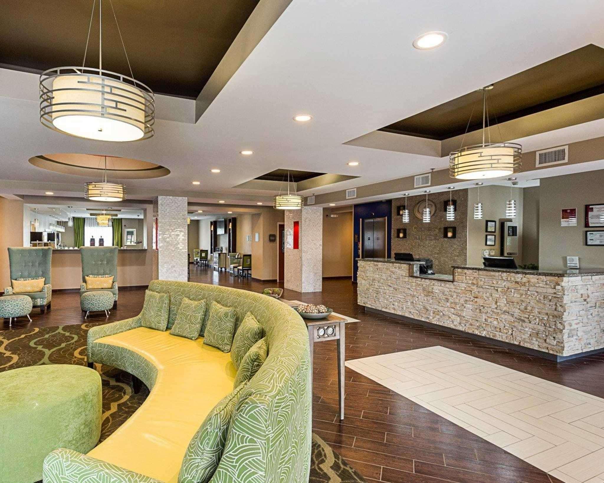 גונזלס Comfort Suites Near Tanger Outlet Mall מראה חיצוני תמונה