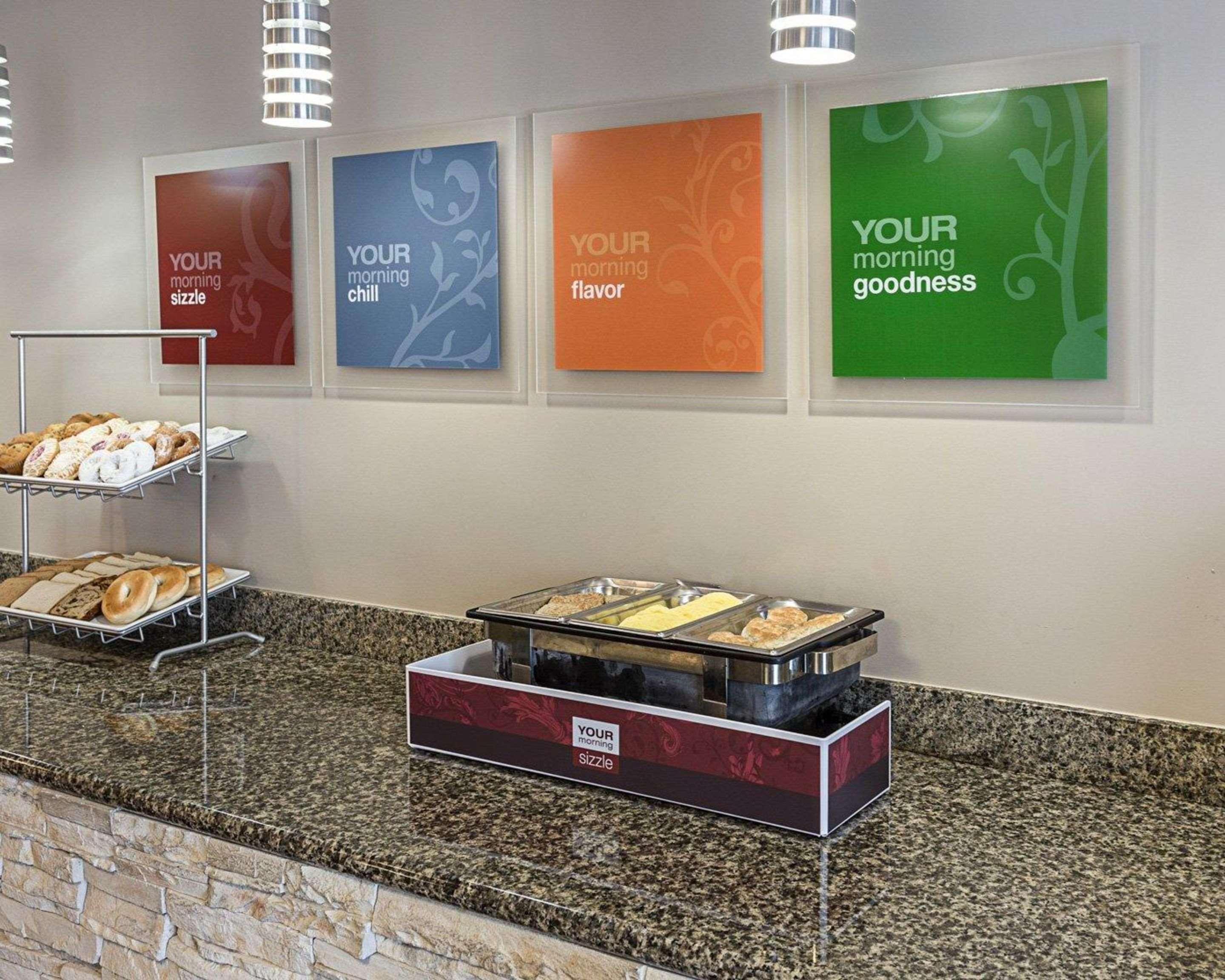 גונזלס Comfort Suites Near Tanger Outlet Mall מראה חיצוני תמונה