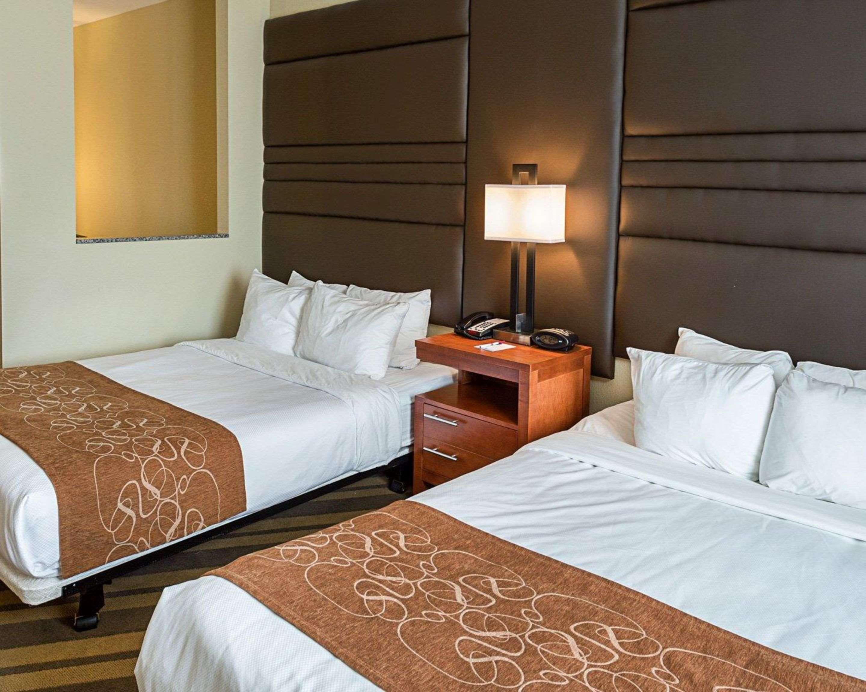 גונזלס Comfort Suites Near Tanger Outlet Mall מראה חיצוני תמונה