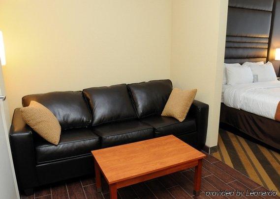 גונזלס Comfort Suites Near Tanger Outlet Mall מראה חיצוני תמונה