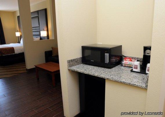 גונזלס Comfort Suites Near Tanger Outlet Mall מראה חיצוני תמונה