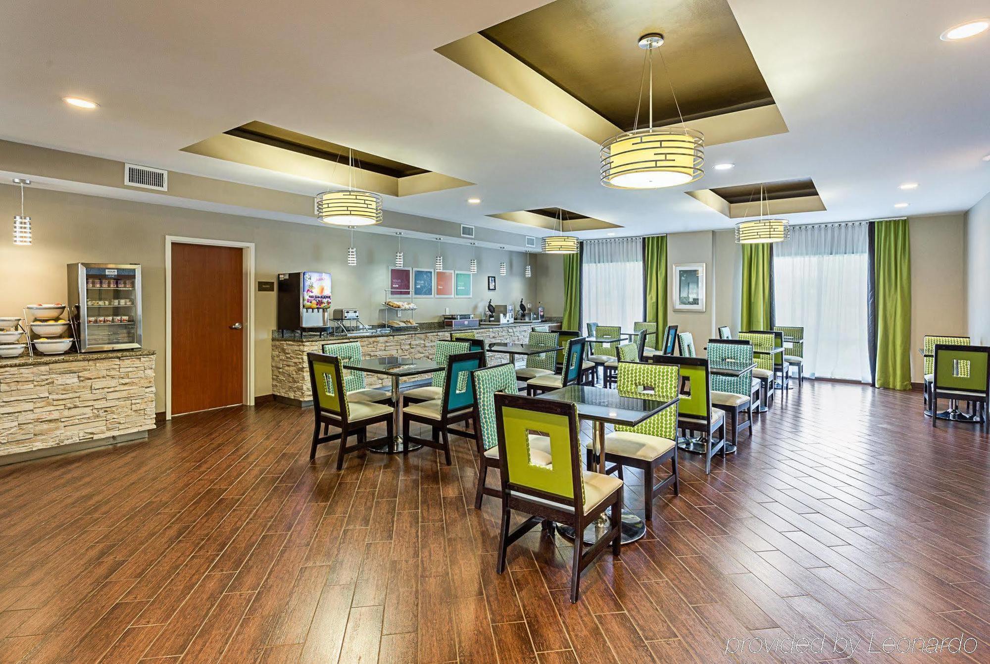 גונזלס Comfort Suites Near Tanger Outlet Mall מראה חיצוני תמונה