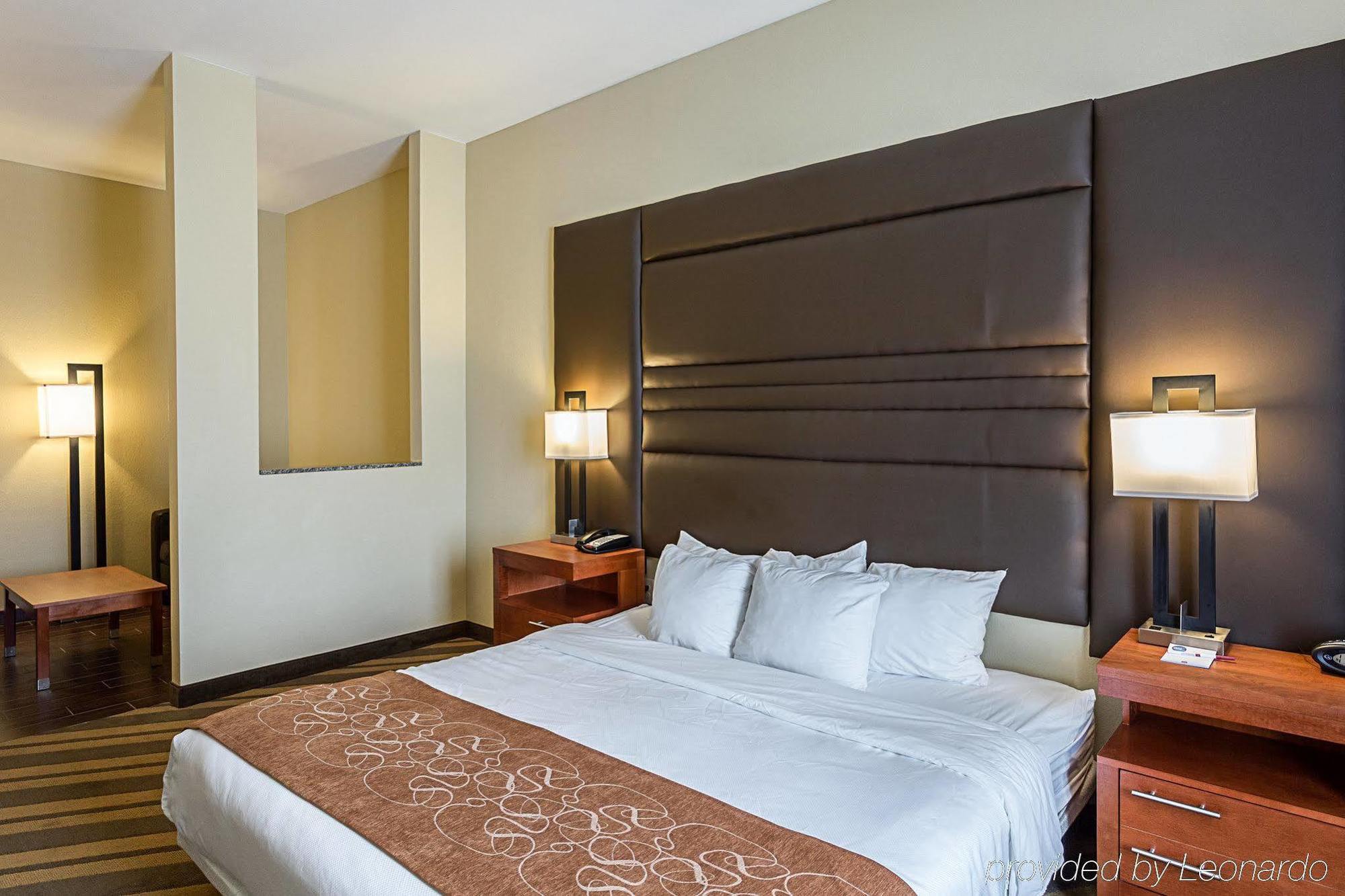 גונזלס Comfort Suites Near Tanger Outlet Mall מראה חיצוני תמונה