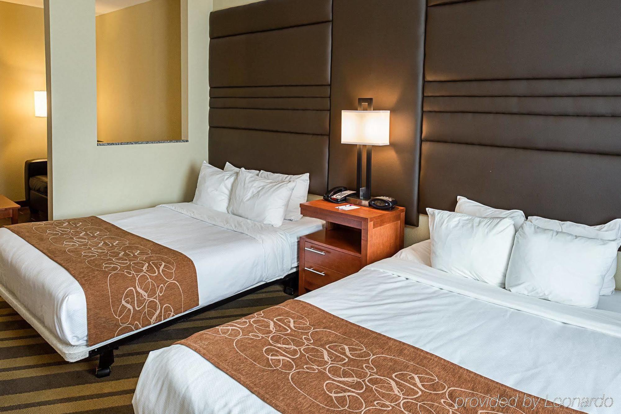 גונזלס Comfort Suites Near Tanger Outlet Mall מראה חיצוני תמונה