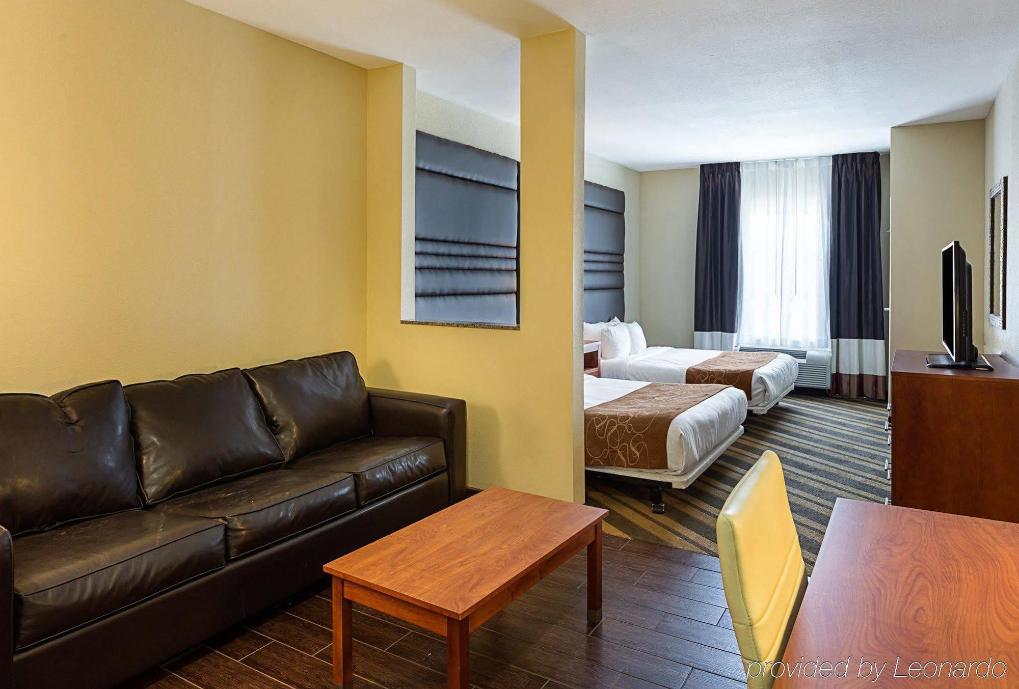 גונזלס Comfort Suites Near Tanger Outlet Mall מראה חיצוני תמונה