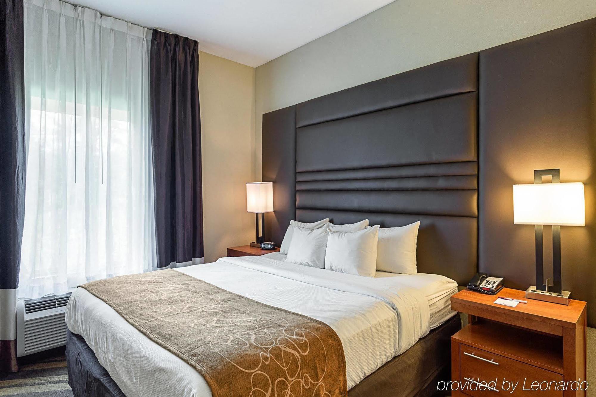גונזלס Comfort Suites Near Tanger Outlet Mall מראה חיצוני תמונה