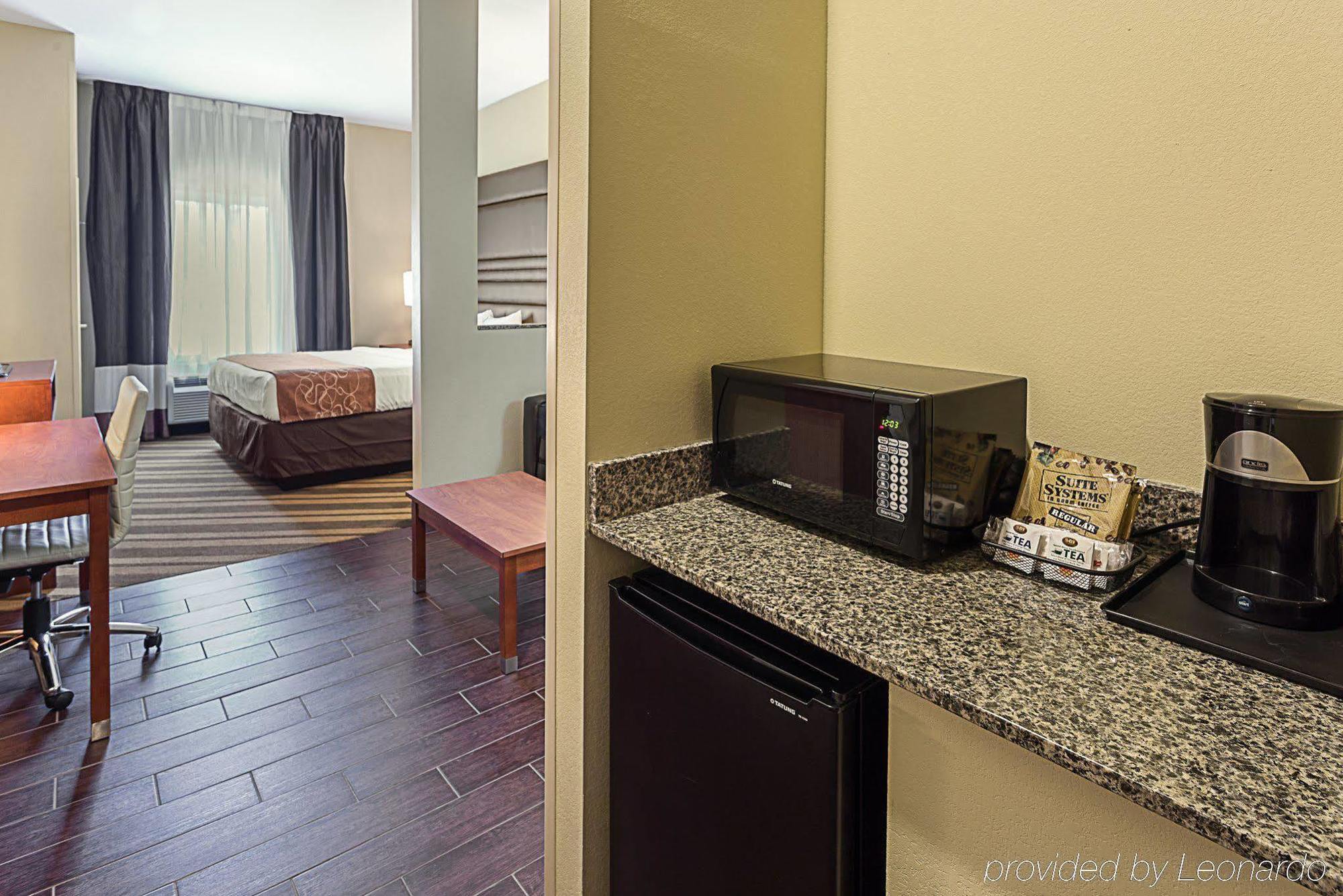 גונזלס Comfort Suites Near Tanger Outlet Mall מראה חיצוני תמונה