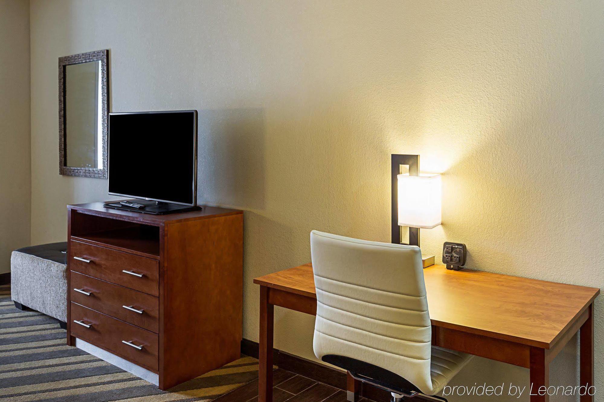 גונזלס Comfort Suites Near Tanger Outlet Mall מראה חיצוני תמונה