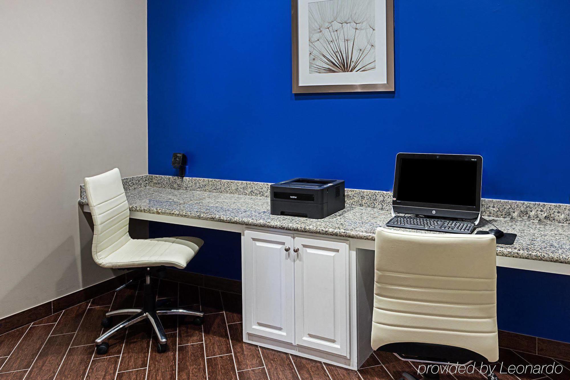 גונזלס Comfort Suites Near Tanger Outlet Mall מראה חיצוני תמונה